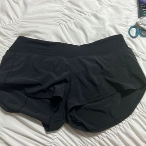 NWOT Size 8 Lululemon speed up black shorts